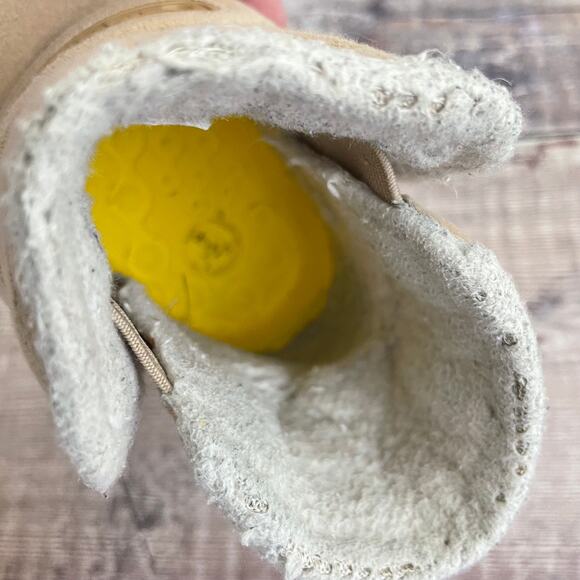 Crocs Faux Fur Boots Childrens Size 9 Sherpa Lined Snow Warm READ CONDITION - Picture 13 of 15